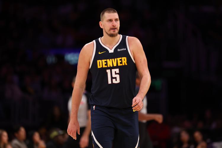 俩欧洲人!ESPN投票选NBA现在最好的球员:约基奇19票 东契奇1票