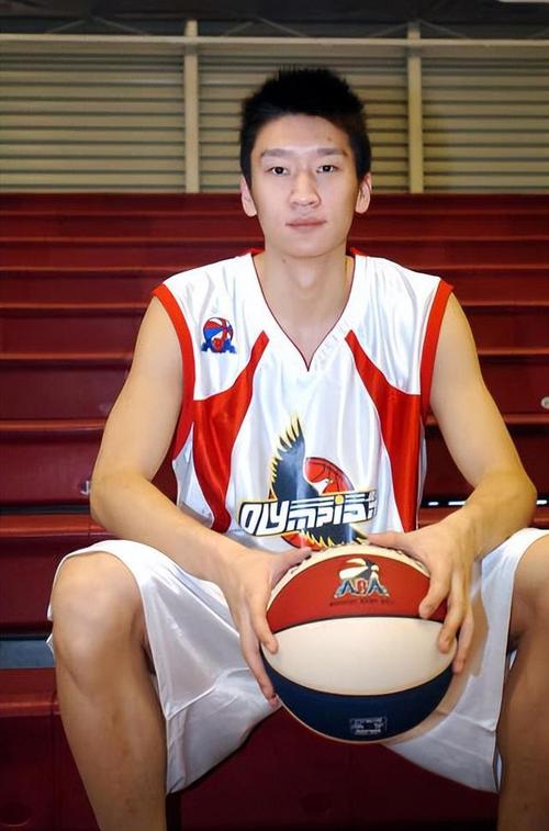 4年前的今天：首位同时拿到NBA和CBA总冠军的球员孙悦正式退役