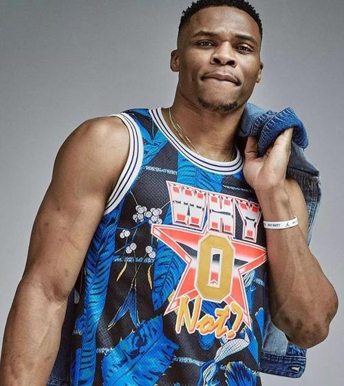 媒体人：威少身体素质远不如巅峰 但他打球还是很有观赏性的