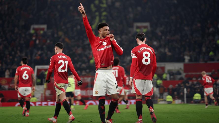 场场焦点！本轮英超：前四捉对厮杀，曼联踢热刺，下半区大混战