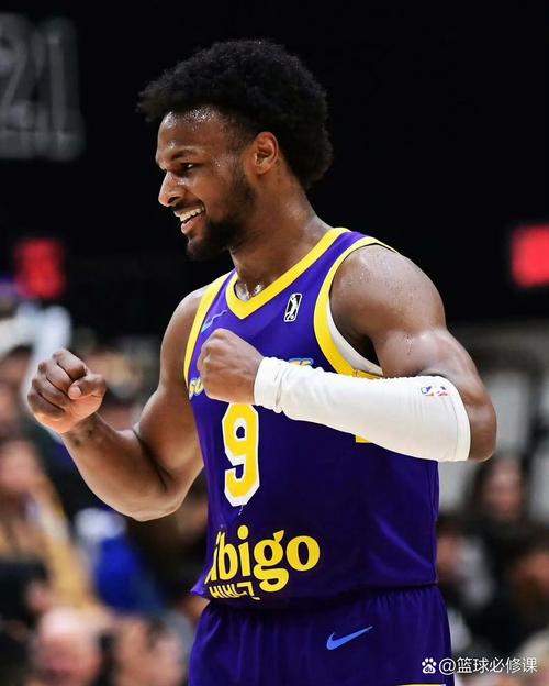 布朗尼：我的体能状况比上赛季好了很多 专注于全力以赴打球