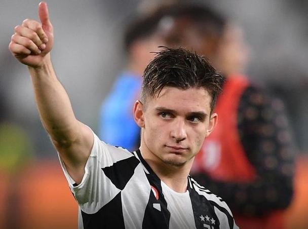 意媒：小孔塞桑发火并非针对斯帕莱蒂，因他差点被摄影师绊倒