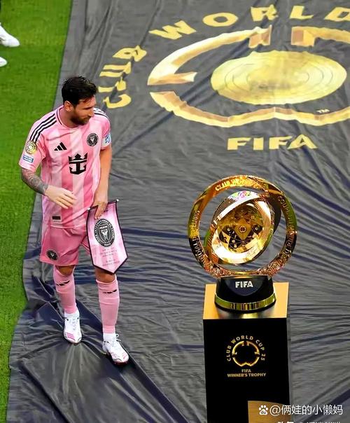 普斯卡什奖预定？乌拉圭联赛门将本方禁区内起脚直接破门得分