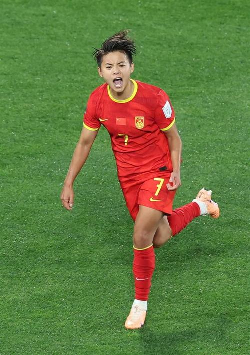 王霜：提名亚洲足球小姐已是认可 今年赛事密集大家都在咬牙坚持