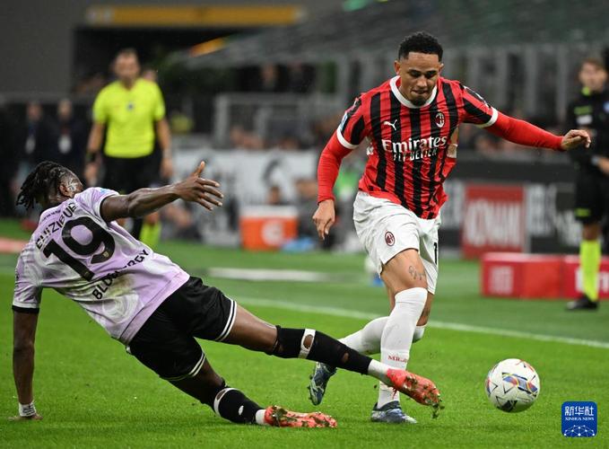 切利克与曼奇尼禁区连续传导后破门，罗马2-0领先乌迪内斯