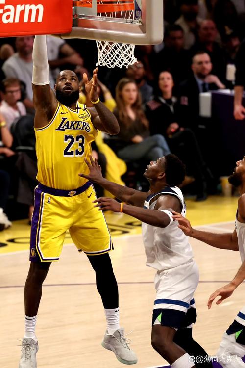 已连续缺席3场!明天湖人客战黄蜂 里夫斯仍出战成疑