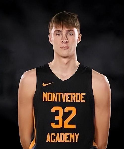 考神：达拉斯乱套了 用弗拉格替代东契奇 又培养他打不擅长的控卫