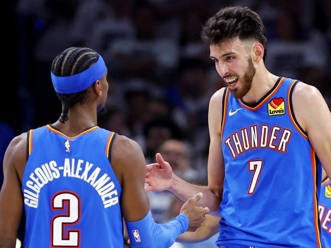 海斯谈雷霆:上季他们防守就已经非常出色了 现在还要更棒一些