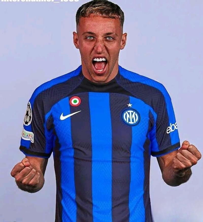 共和报：萨里梦想为拉齐奥签下弗拉泰西，但交易难度很大