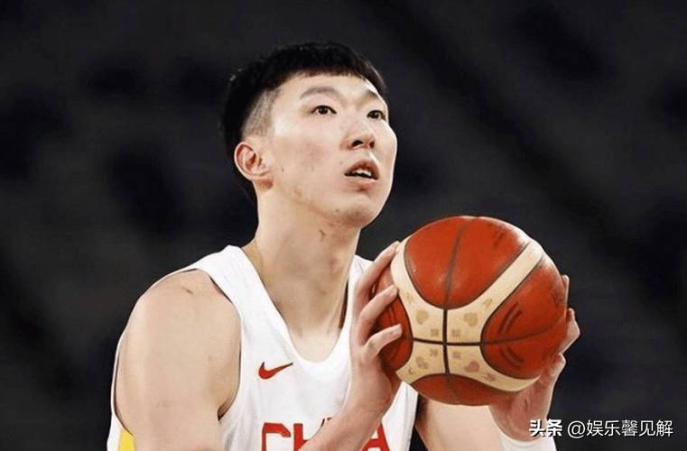 内线大魔王！周琦杀伤力十足全场9中3&罚球11中8砍下16分13板！