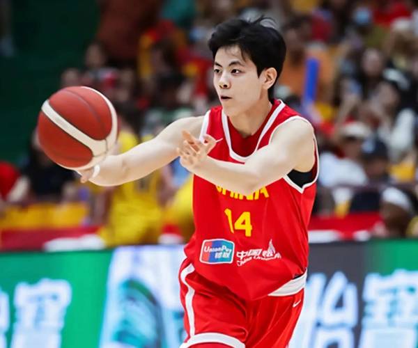 全运会半决赛-杨舒予18分 广东全运女篮半场61比23领先辽宁38分