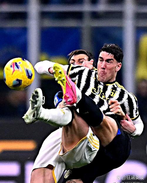 冈茨：阿莱格里在各方面都做得很出色，米兰只缺少一名强大中锋