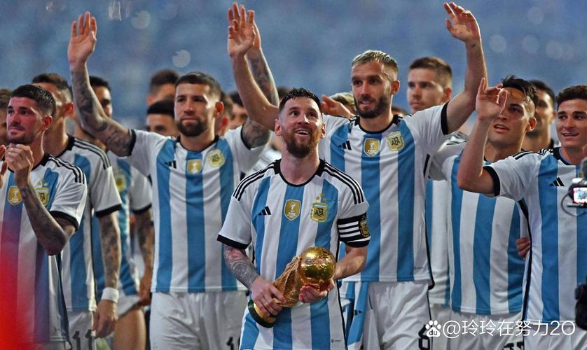 陷入疯狂！梅西随阿根廷在埃尔切主场训练，埃尔切社媒连更16条