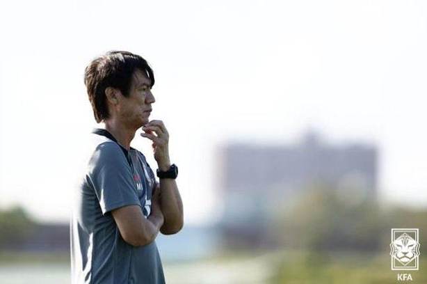 洪明甫：通过比赛找到韩国最佳配置 不会专门调整孙兴慜出场时间