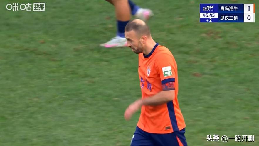 又是机会！汪士钦主罚任意球，韩国球员头球解围险些自摆乌龙