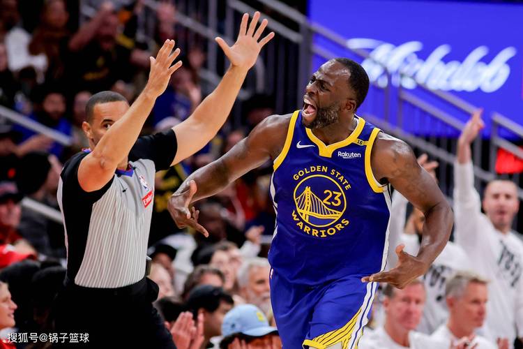 危险！萨格斯扑防杰明三分犯规 裁判回看升级一级恶意&三罚一掷