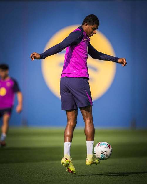 每体：斯图加特和波尔图等队想租巴德吉，弗里克不愿冬窗放人