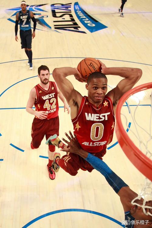 扣得挺帅！威少突破分球失误 卡斯尔抢断助凯尔登折叠双手暴扣