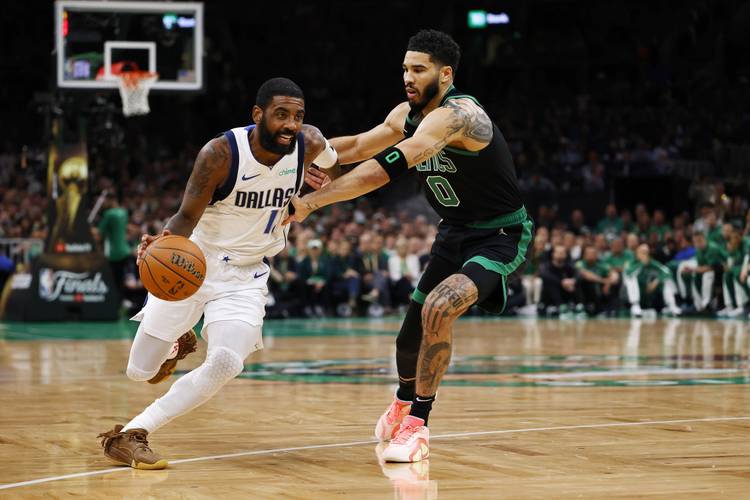 杨毅：单论进攻能力欧文不一定能排进联盟前5 但技巧性是头把交椅