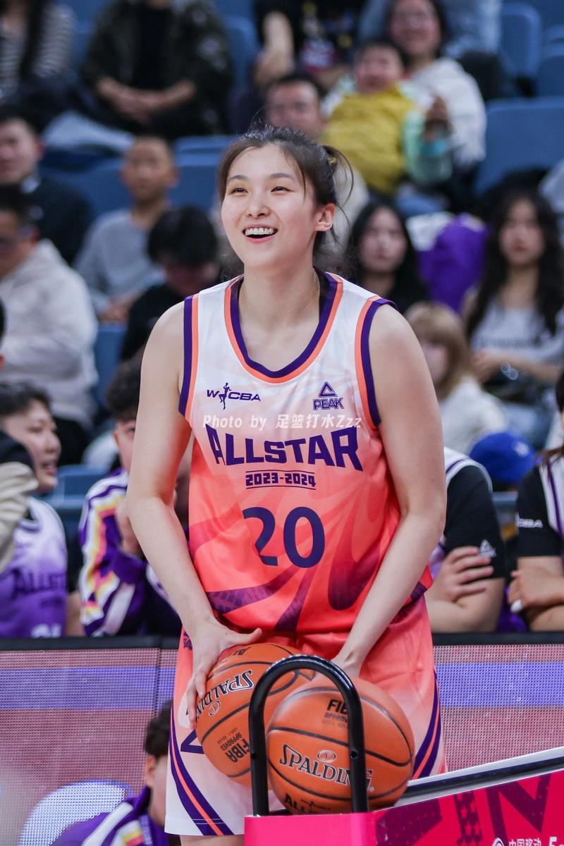 翟若云：篮球是一项团队运动 团结是我们取得胜利的关键