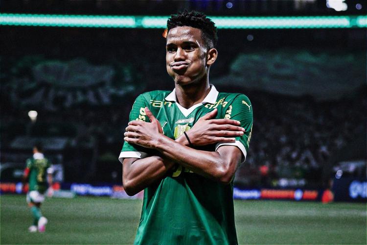 六台嘉宾：埃斯特旺是U20最佳左脚将，进球能力和盘带优于亚马尔