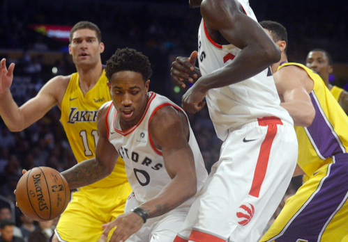 风卷残云！埃奇库姆一条龙反击 连续过人起飞双手暴扣打停猛龙