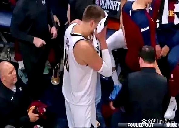 犯满离场！约基奇进攻犯规个人第9次失误 掘金挑战失败