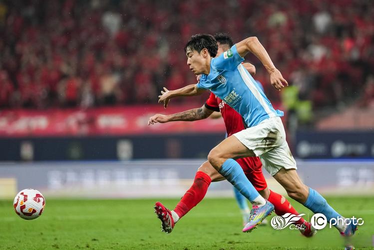 【赛前海报】 中超第30轮 11月22日 15时30分 大连英博vs上海海港