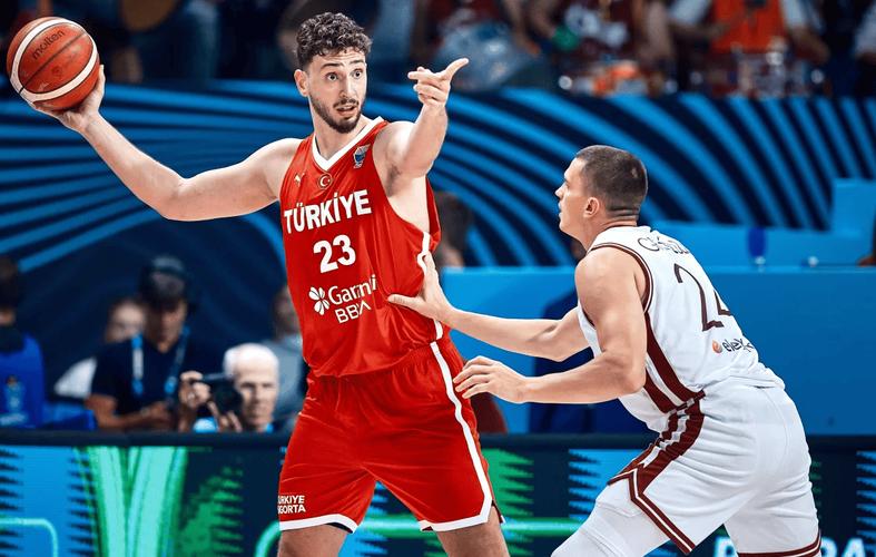 申京：约基奇是我刚进入联盟时的榜样 而现在我也有了自己的风格