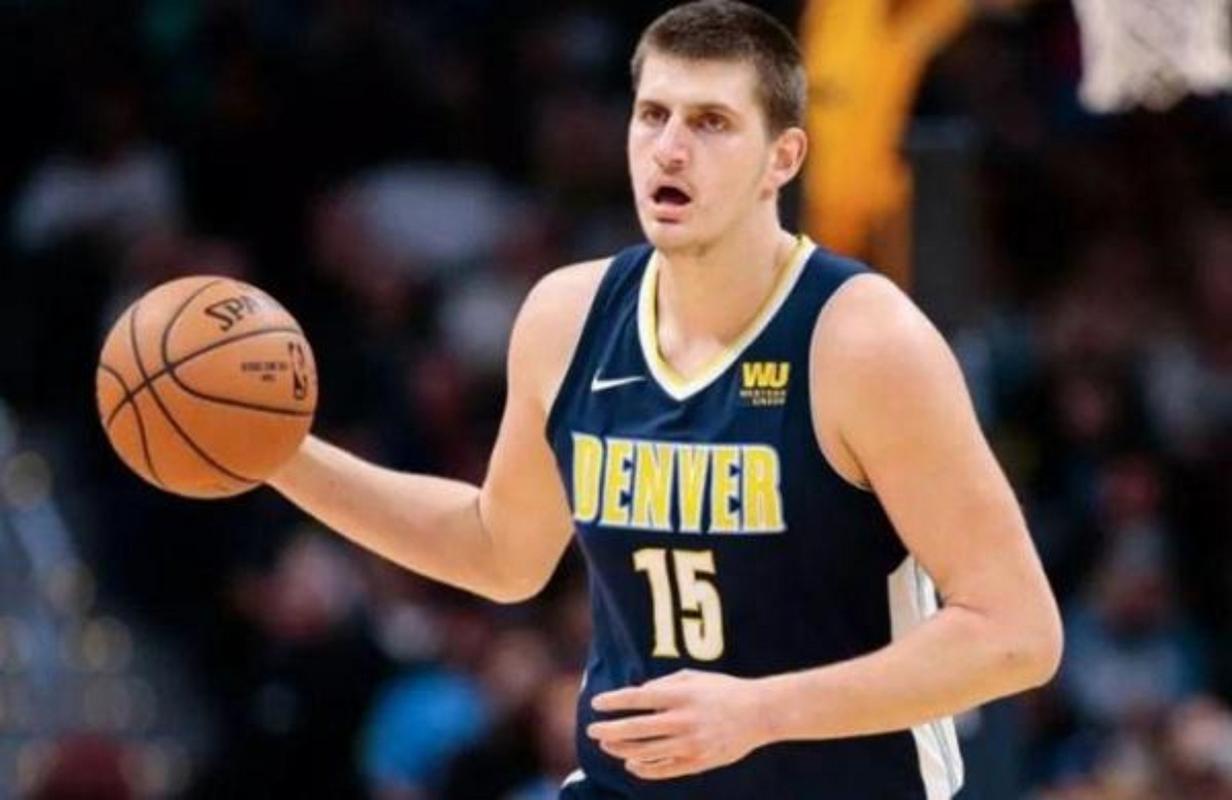 🃏约基奇赛季得分>大梦生涯最高 篮板>邓肯最高 助攻>基德最高