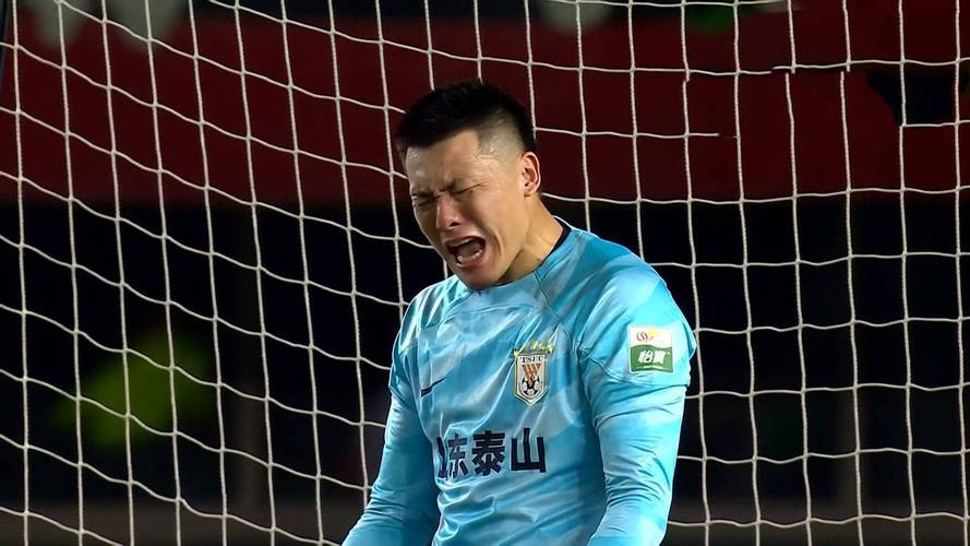 打花了！克雷桑第86分钟推射再下一城，本场1射2传，泰山5-1领先