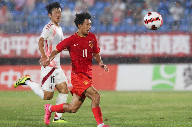 这射术！帅惟浩低射打入死角完成双响，U16国足2-0领先！