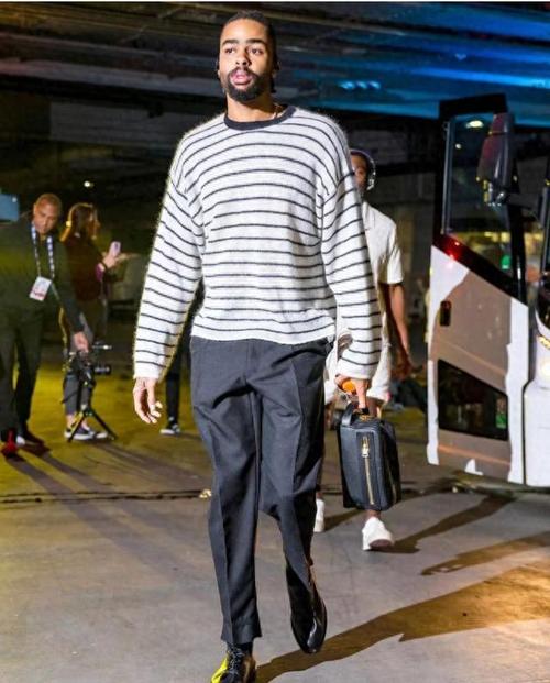 【今日NBA球员穿搭】 阿夫迪亚90年代感 坦普尔万年不变西装马甲