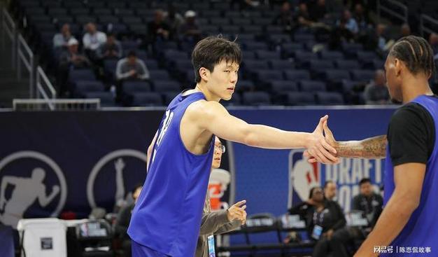 记者：在开拓者教练组看来 能增加前场板机会球员才会获更多时间