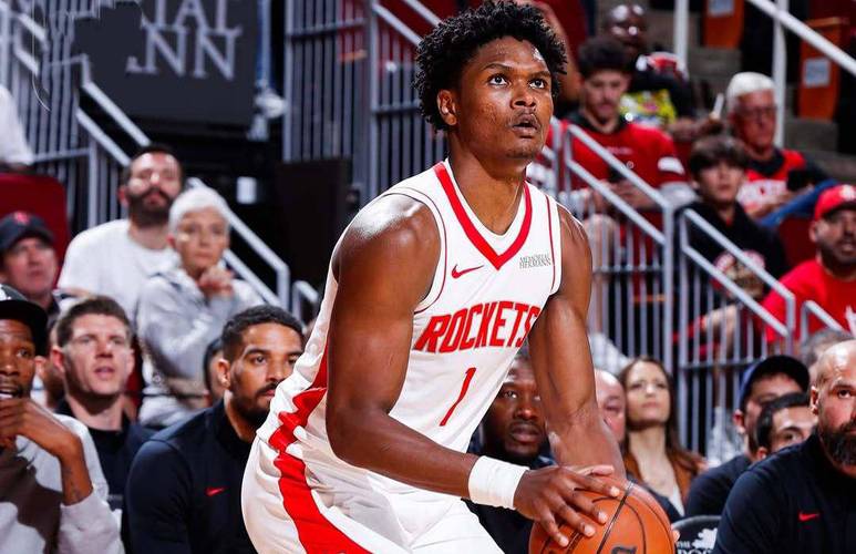 队记：火箭已将JD·戴维森下放至毒蛇队 明天赛后很可能就被召回