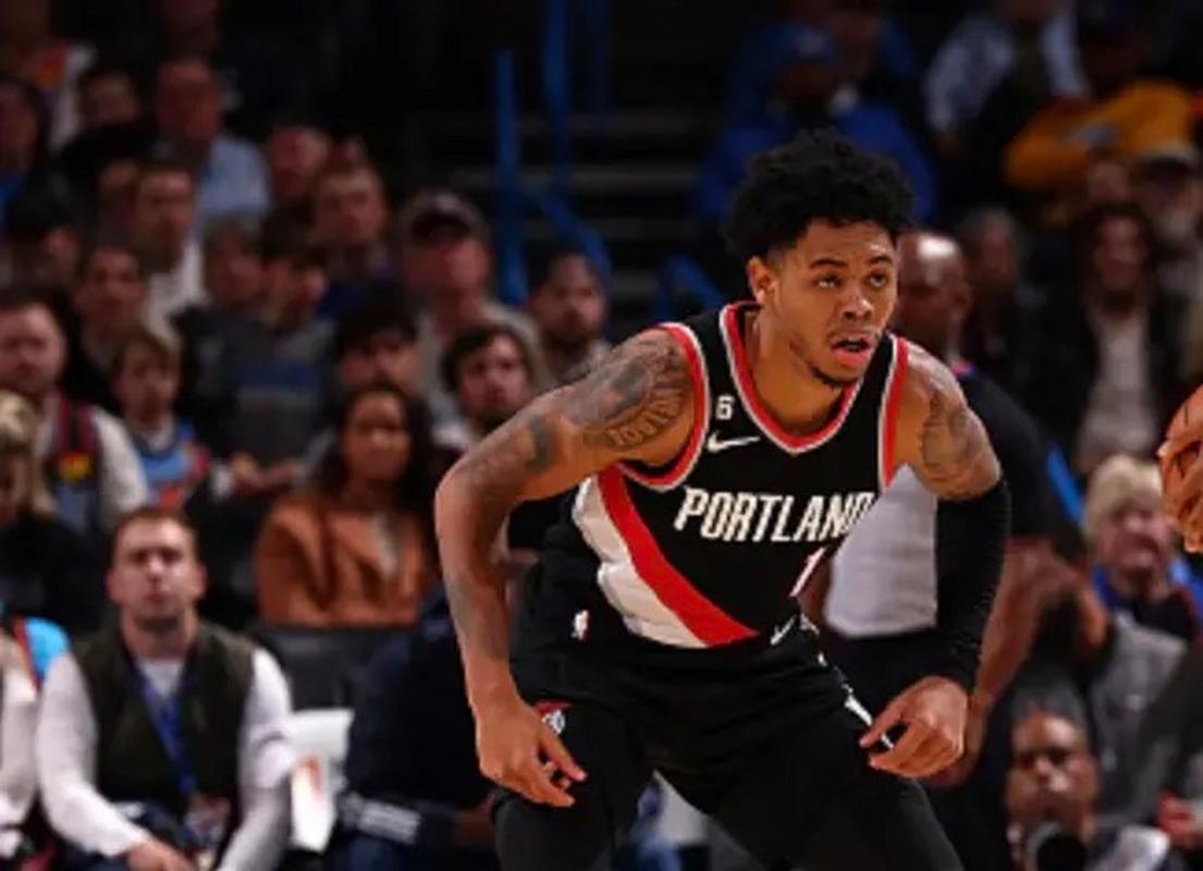 16中10砍23分！马祖拉：安芬尼·西蒙斯打得很棒 配得上出场时间