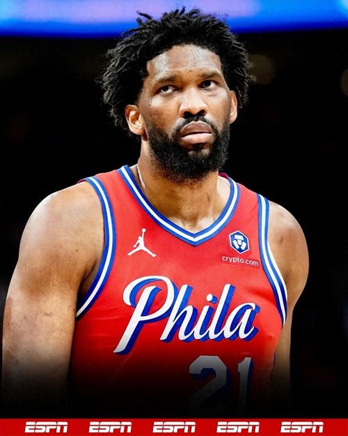 连续缺席6场！队记：恩比德右膝仍然酸痛 医生认为情况正在好转