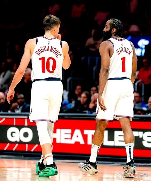 明日骑士对阵快船！朗佐·鲍尔因伤病管理缺阵