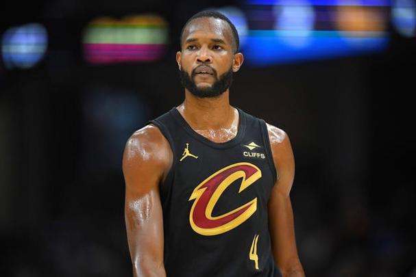 两双到手！莫布里13中7贡献22分12板4助4帽 正负值+18