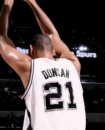 不愧是邓肯看好的！“黑基奇”奎因表现全能拿下20分11助7板2断！