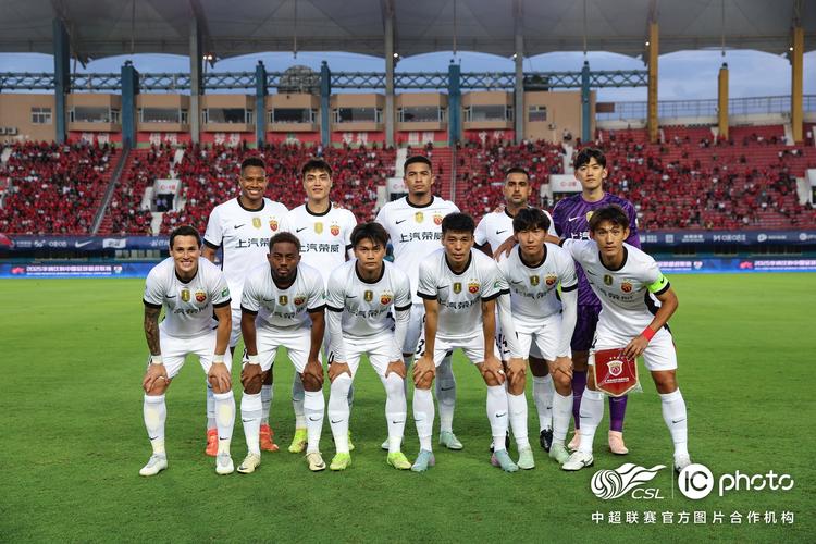 32岁杜佳效力海港5赛季出场45分钟，随队获得3中超冠军+1足协杯