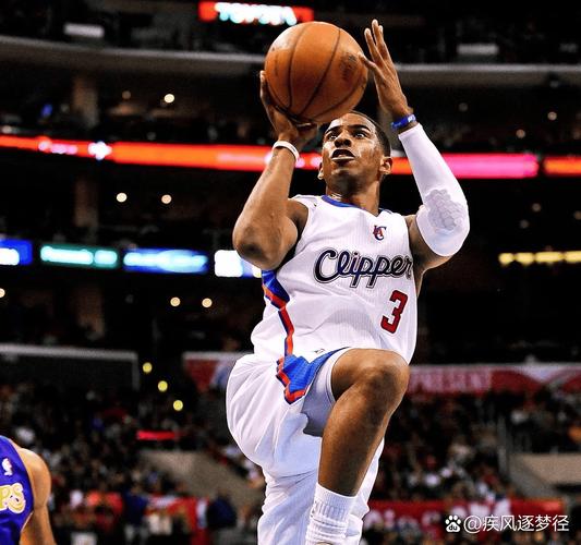 解说：保罗根据这个赛季的表现确实打不了了 大家且看且珍惜吧