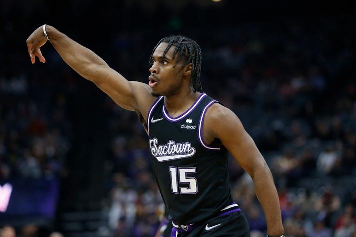 追梦式数据！戴维恩·米切尔出战31分钟 6中2拿到8分8板12助