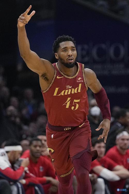 12助攻！小米切尔：我一直都具备控卫能力 努力让队友得分更轻松