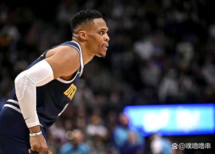 掘金记者：威少带着强烈的意志为国王赢下比赛 他表现太棒了