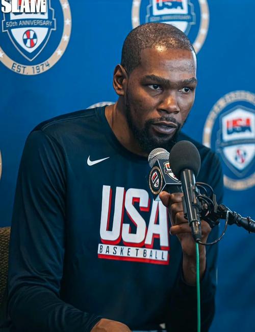 连续缺席14场！官方：浓眉由于左小腿拉伤将缺席今晚的比赛