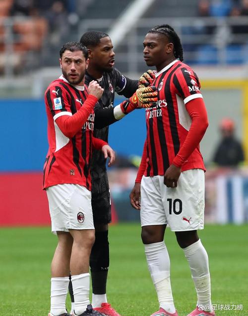 记者：尤文继续关注迈尼昂，球员续约谈判处于停滞状态