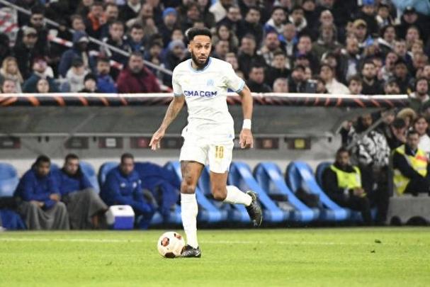 梅开二度！奥巴梅扬职业生涯欧战打进59球，追平亨利