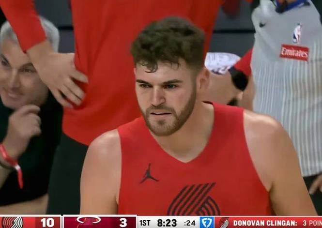 🙃6分37秒开拓者领先27分！斯普利特换下克林根…换上了罗威