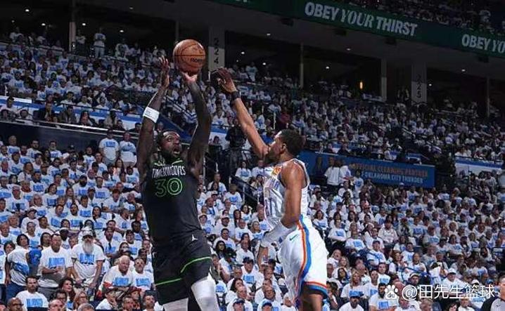 表现不太行！兰德尔13中5拿15分10板3助 下半场6中1&加时0分2失误